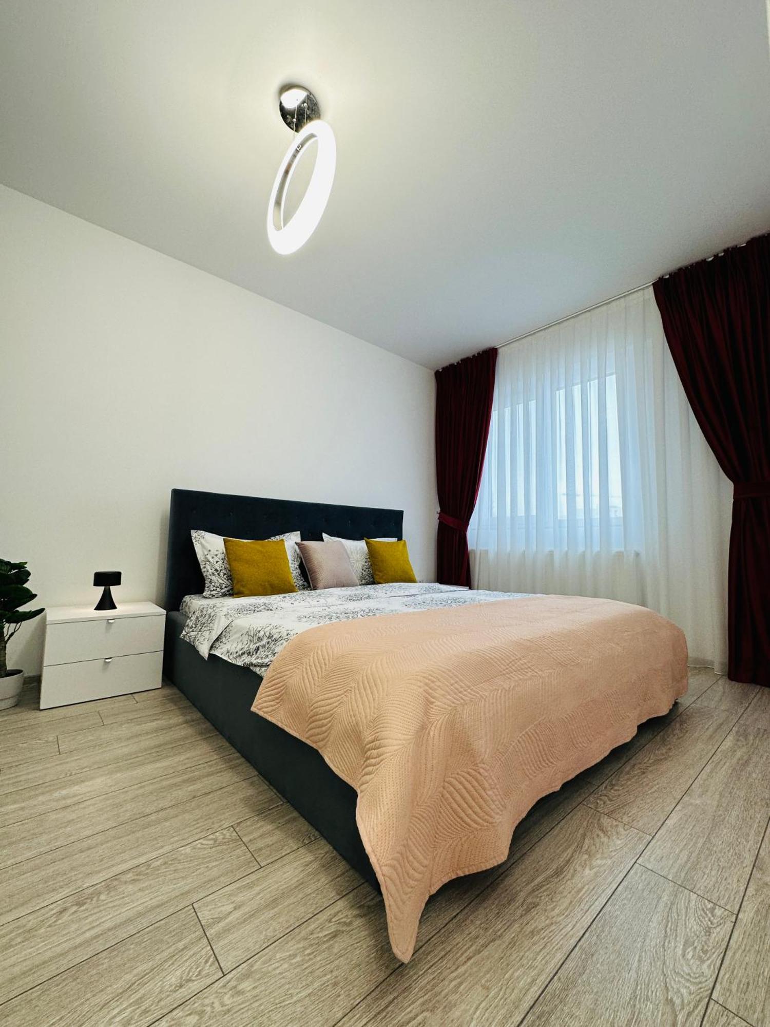 Palas Retreat - Q Residence ยาช ภายนอก รูปภาพ