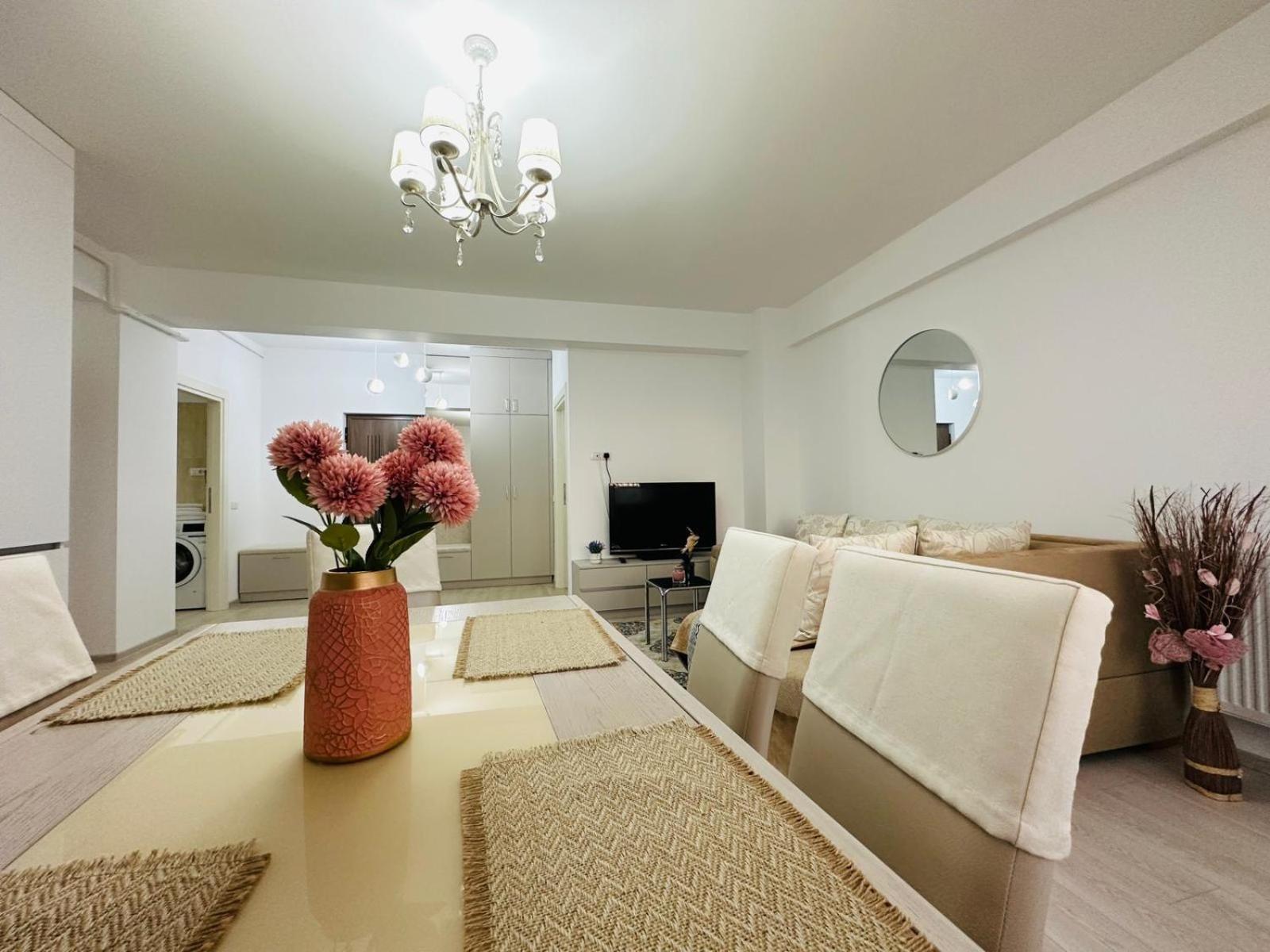 Palas Retreat - Q Residence ยาช ภายนอก รูปภาพ